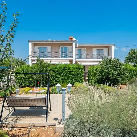 Vila Modern Xxl