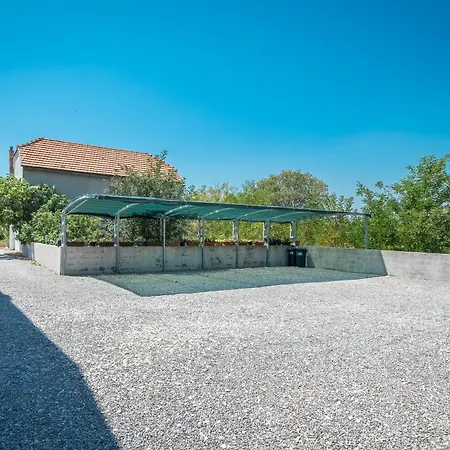 Modern Xxl Villa Katuni