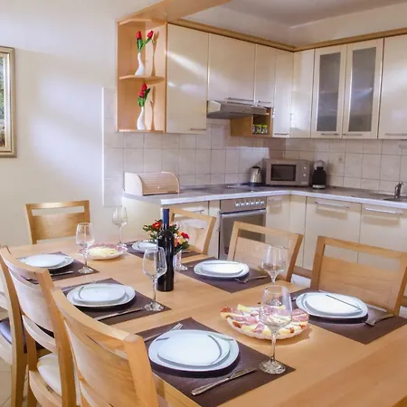 Vila Modern Xxl *
