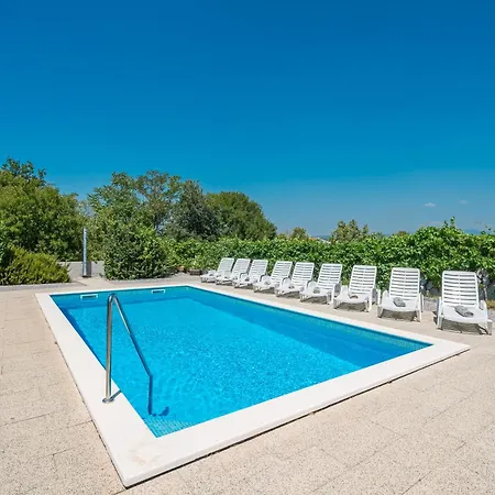 Vila Modern Xxl *