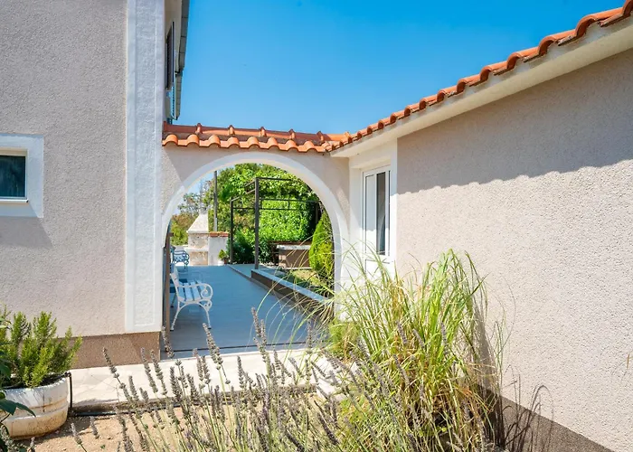 Vila Modern Xxl